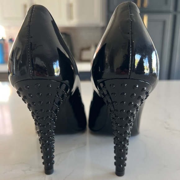 Black Patent Burberry Pumps size 39 - Picture 1 of 9
